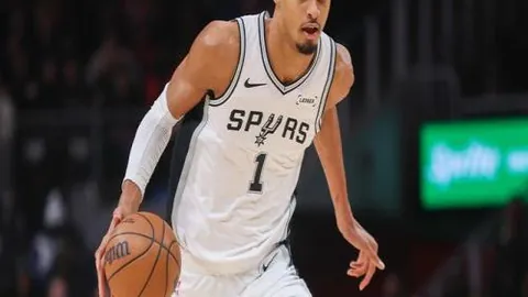 “比利亚雷亚尔与皇马战成平局，马里亚诺速射破门库尔图瓦罚丢点球”